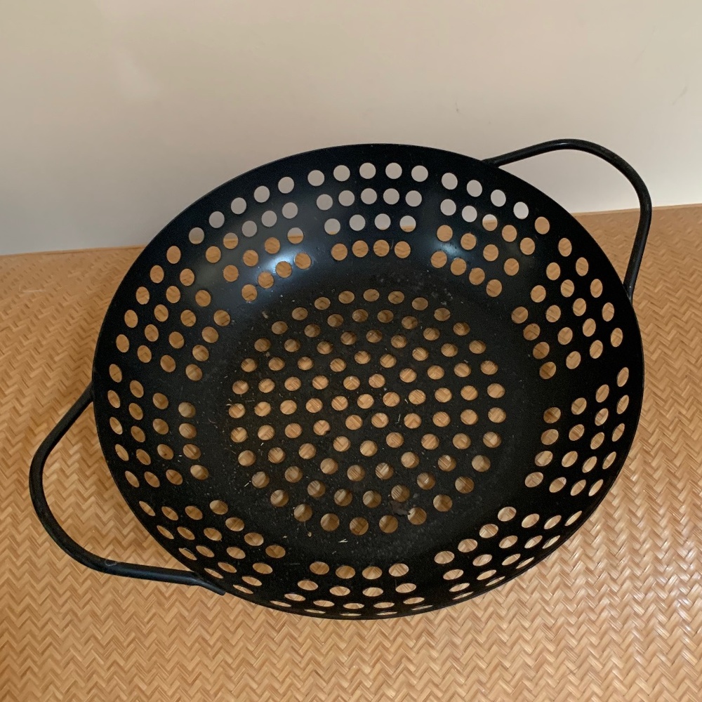 Grill Wok - Picture 2 of 3